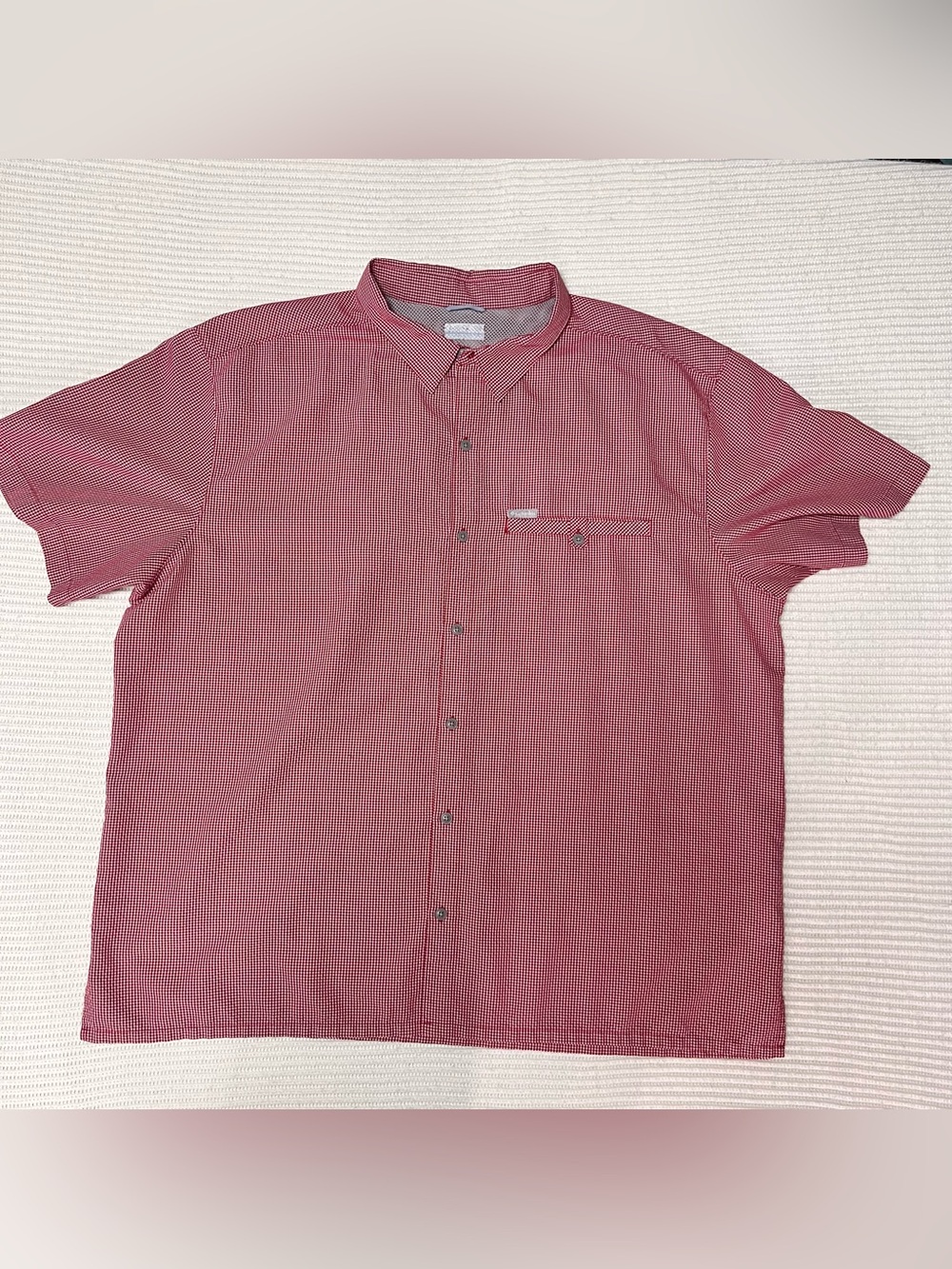 A-014 Men's Columbia Short-Sleeve Button-Up Shirt in Burgundy Red